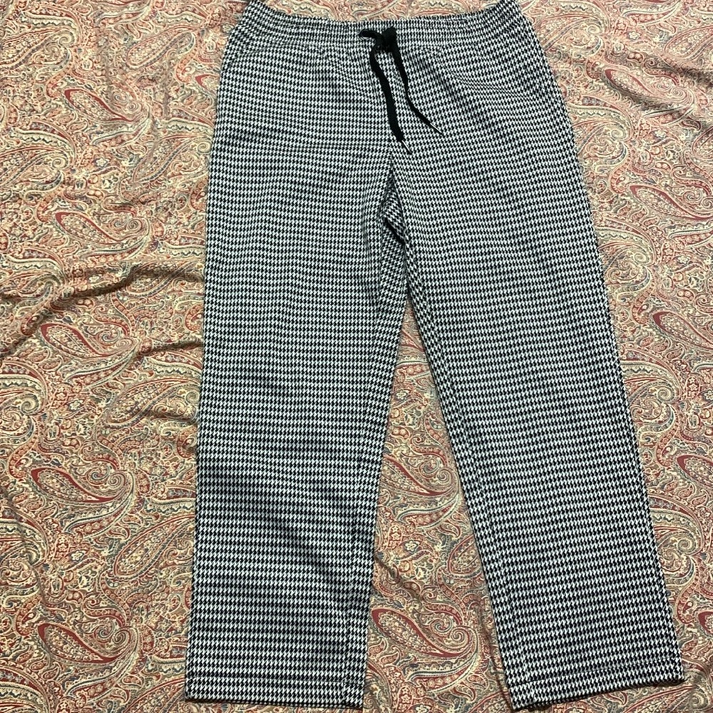 Black and white pants